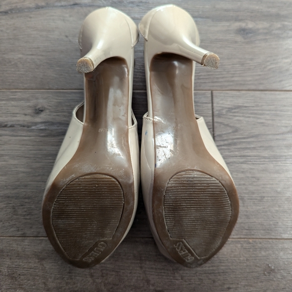 Guess nude peep toe pumps - Picture 4 of 4